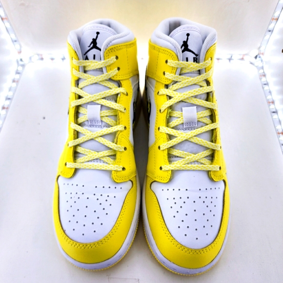 ❗️SOLD ❗️Air Jordan 1 MID | DYNAMIC YELLOW FLORAL (GS) - Picture 11 of 16
